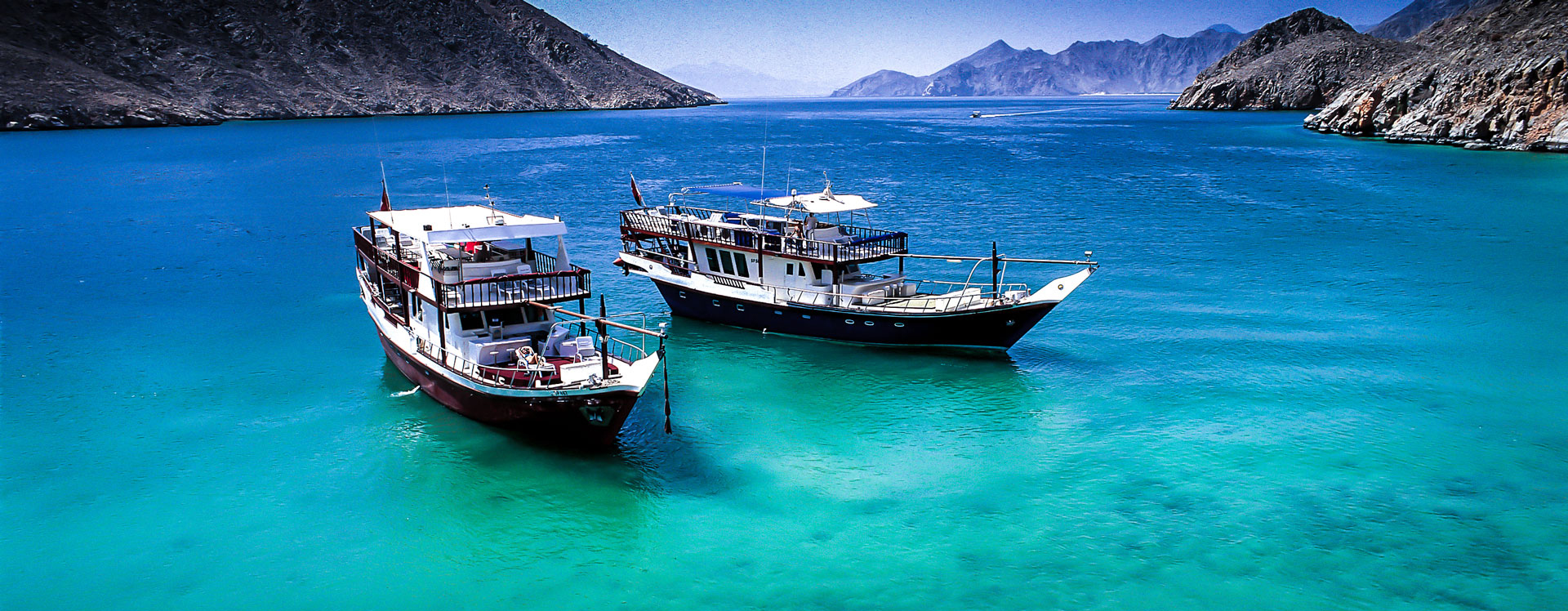 https://mdw-travel-data-us-east-1.s3.amazonaws.com/img/country/United-Arab-Emirates/Musandam-Dhow-Cruise/img_00.jpg