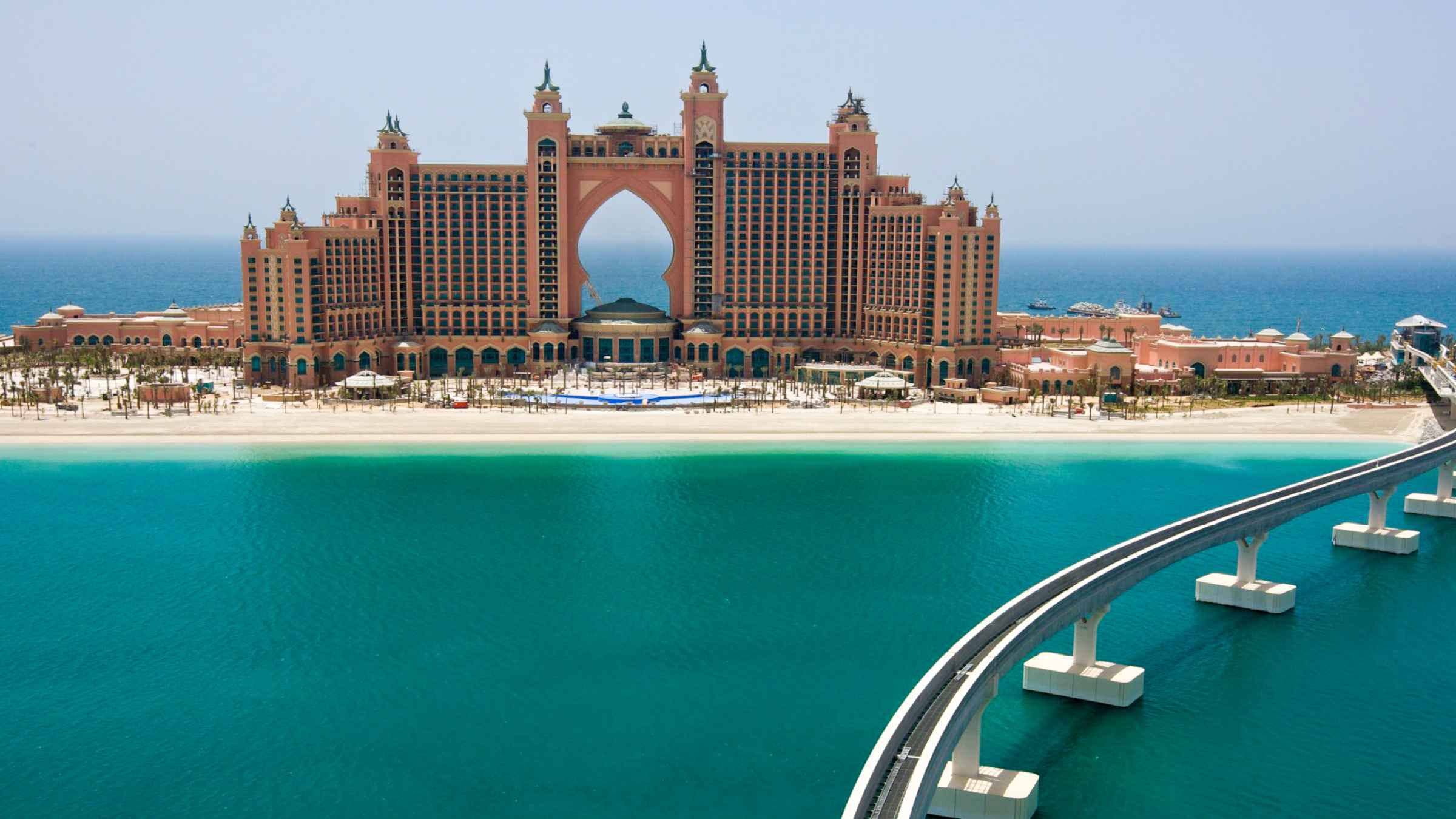 https://mdw-travel-data-us-east-1.s3.amazonaws.com/img/country/United-Arab-Emirates/Palm-Jumeirah/img_02.jpg