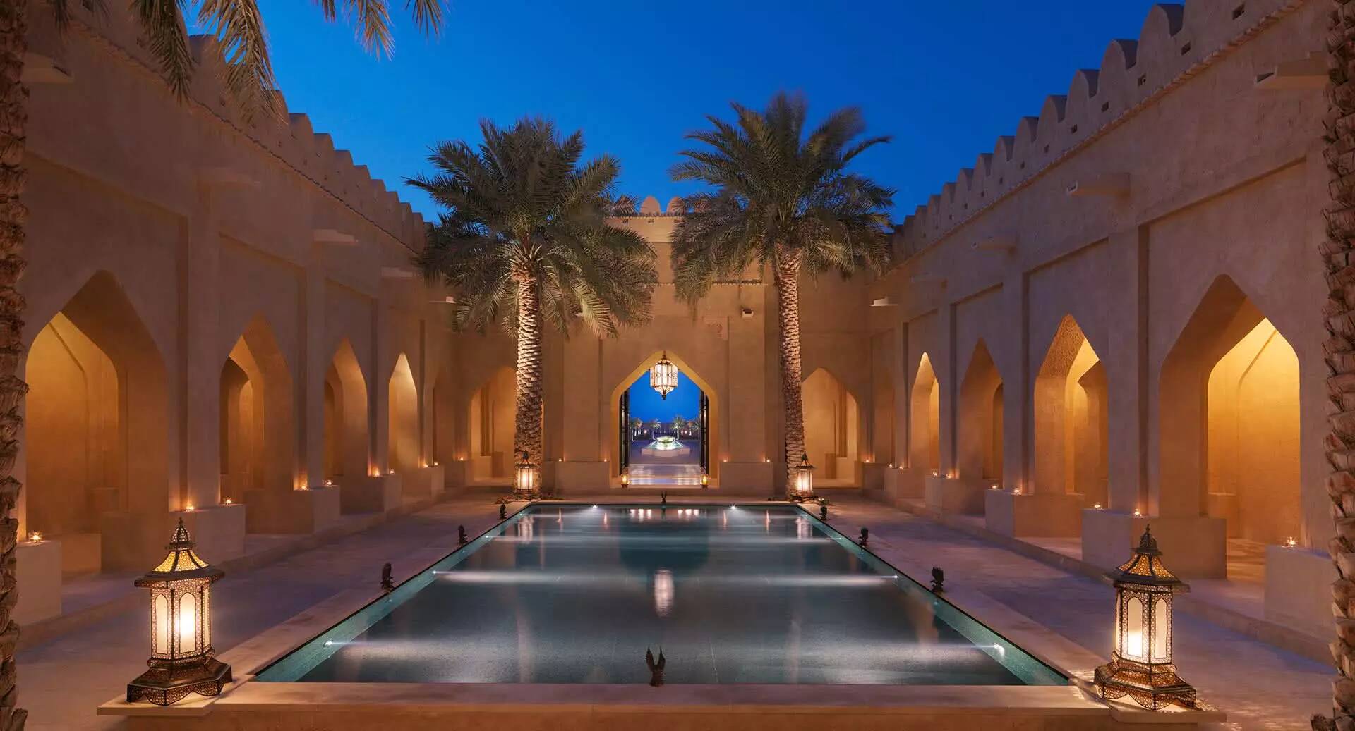 https://mdw-travel-data-us-east-1.s3.amazonaws.com/img/country/United-Arab-Emirates/Qasr-Al-Sarab-Desert-Resort-by-Anantara/img_01.jpg