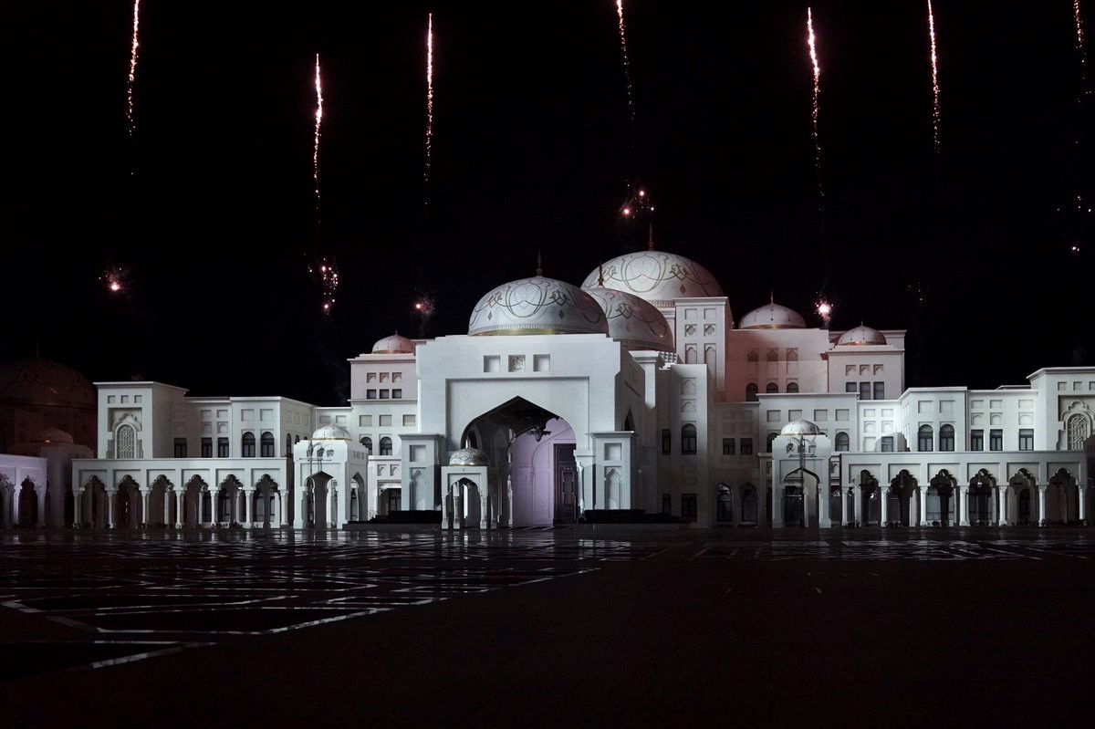 https://mdw-travel-data-us-east-1.s3.amazonaws.com/img/country/United-Arab-Emirates/Qasr-Al-Watan/img_00.jpg