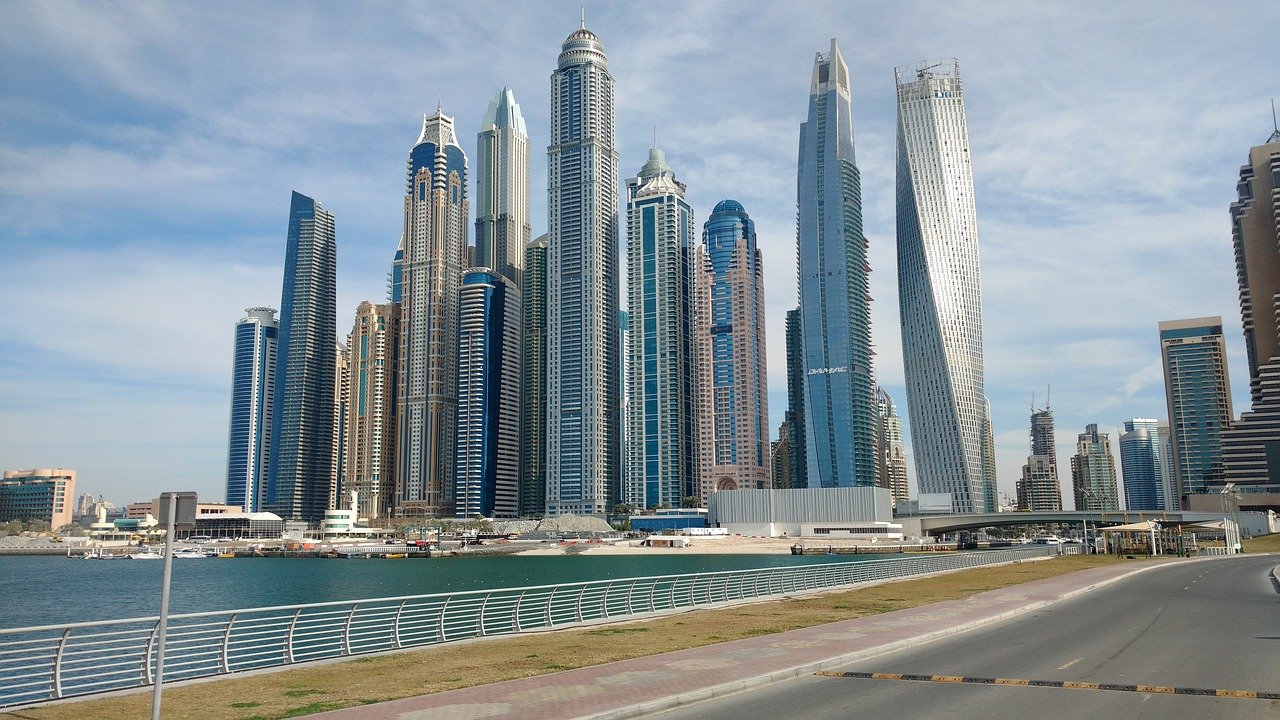 https://mdw-travel-data-us-east-1.s3.amazonaws.com/img/country/United-Arab-Emirates/RAK-Track/img_02.jpg