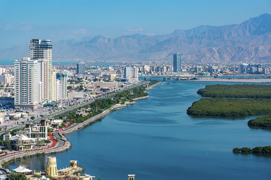 https://mdw-travel-data-us-east-1.s3.amazonaws.com/img/country/United-Arab-Emirates/Rainforest-at-Ras-Al-Khaimah/img_03.jpg