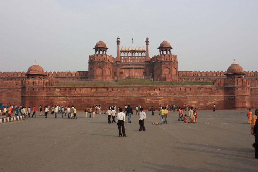 https://mdw-travel-data-us-east-1.s3.amazonaws.com/img/country/United-Arab-Emirates/Red-Fort/img_03.jpg