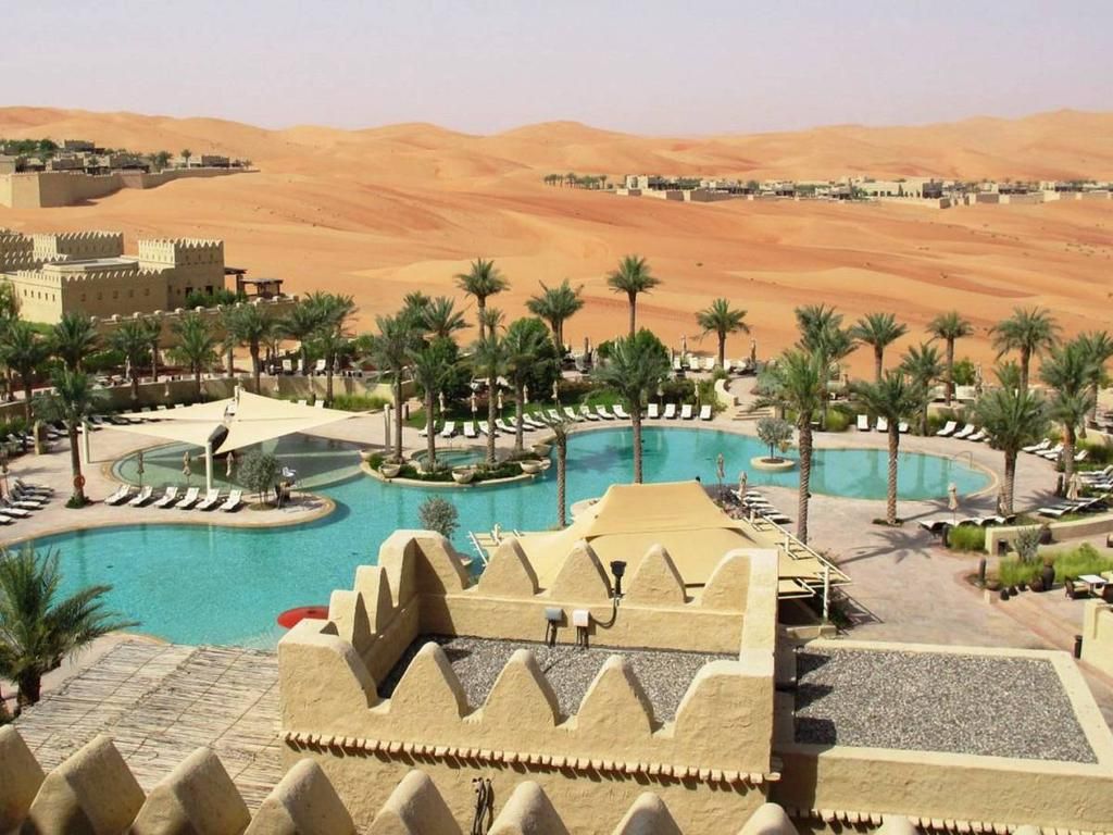 https://mdw-travel-data-us-east-1.s3.amazonaws.com/img/country/United-Arab-Emirates/Rub-al-Khali/img_02.jpg