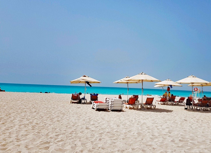 https://mdw-travel-data-us-east-1.s3.amazonaws.com/img/country/United-Arab-Emirates/Saadiyat-Public-Beach/img_00.jpg