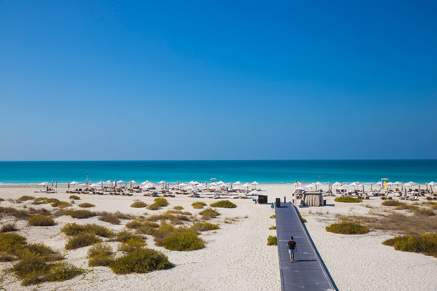 https://mdw-travel-data-us-east-1.s3.amazonaws.com/img/country/United-Arab-Emirates/Saadiyat-Public-Beach/img_01.jpg