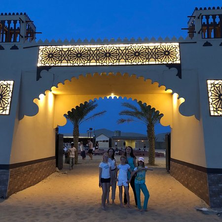 https://mdw-travel-data-us-east-1.s3.amazonaws.com/img/country/United-Arab-Emirates/Safaris/img_03.jpg