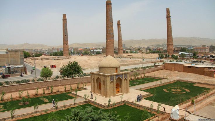 https://mdw-travel-data-us-east-1.s3.amazonaws.com/img/country/United-Arab-Emirates/Shaikh-Mohammad-Bin-Salem-Al-Qasimi-Mosque/img_01.jpg