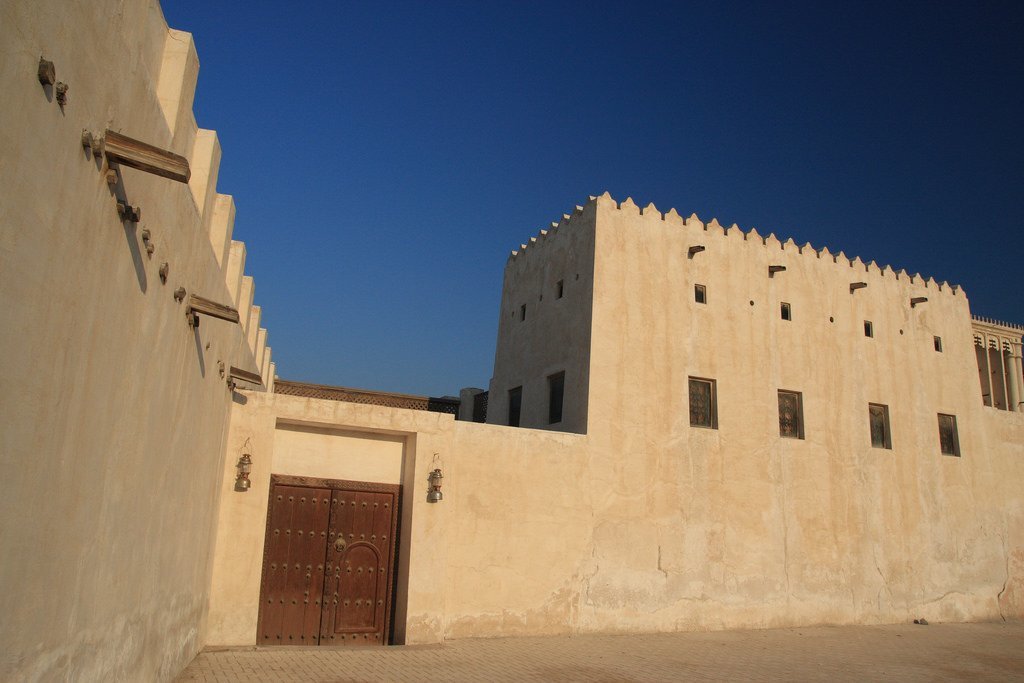https://mdw-travel-data-us-east-1.s3.amazonaws.com/img/country/United-Arab-Emirates/Sharjah-Heritage-Area/img_01.jpg