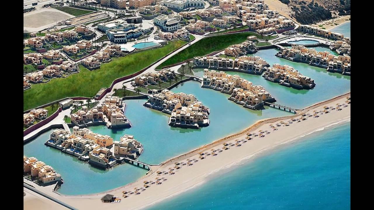 https://mdw-travel-data-us-east-1.s3.amazonaws.com/img/country/United-Arab-Emirates/Smowboarding-@-Ras-Al-Khaimah/img_03.jpg