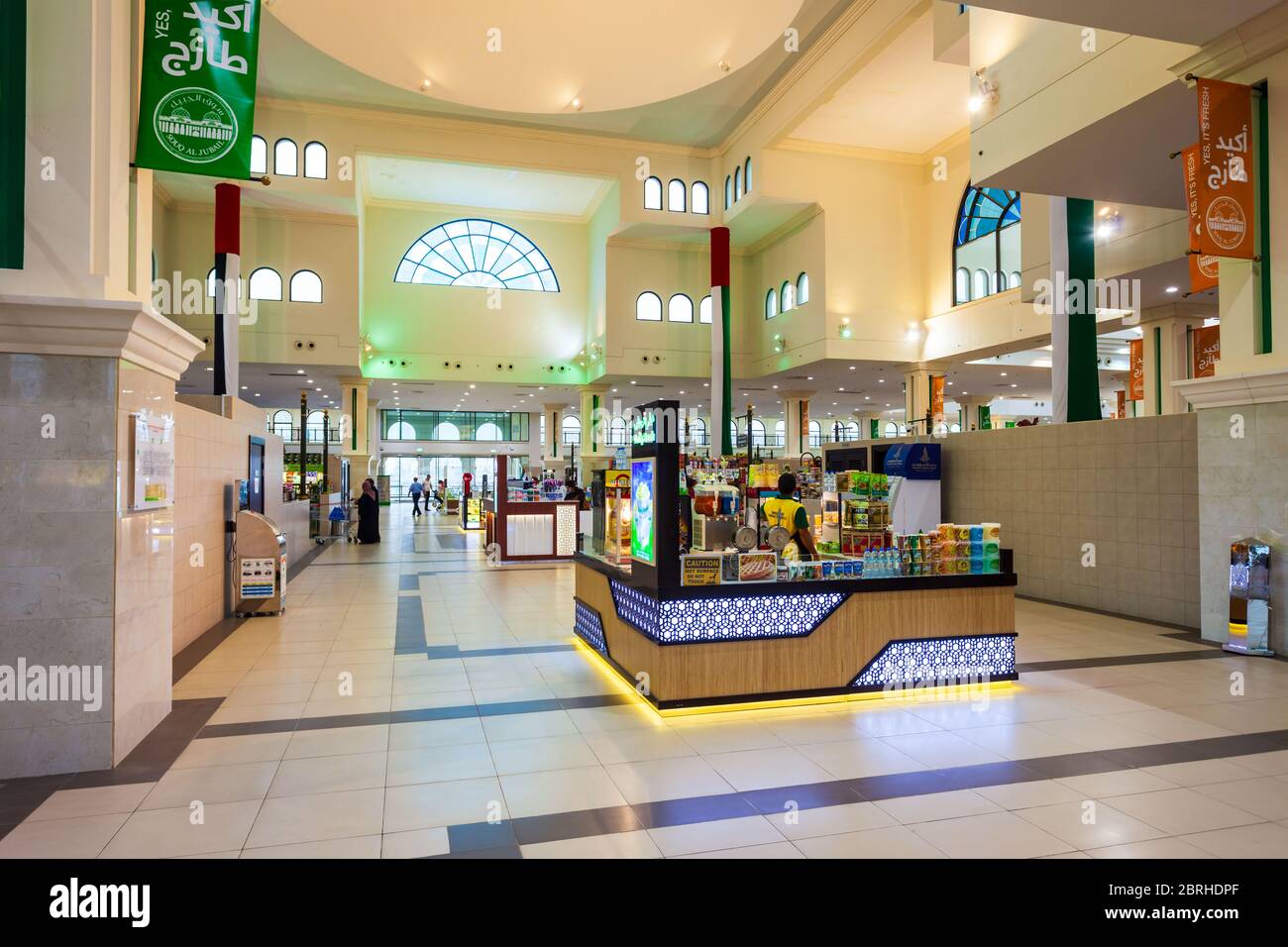 https://mdw-travel-data-us-east-1.s3.amazonaws.com/img/country/United-Arab-Emirates/Souq-Al-Jubail/img_03.jpg