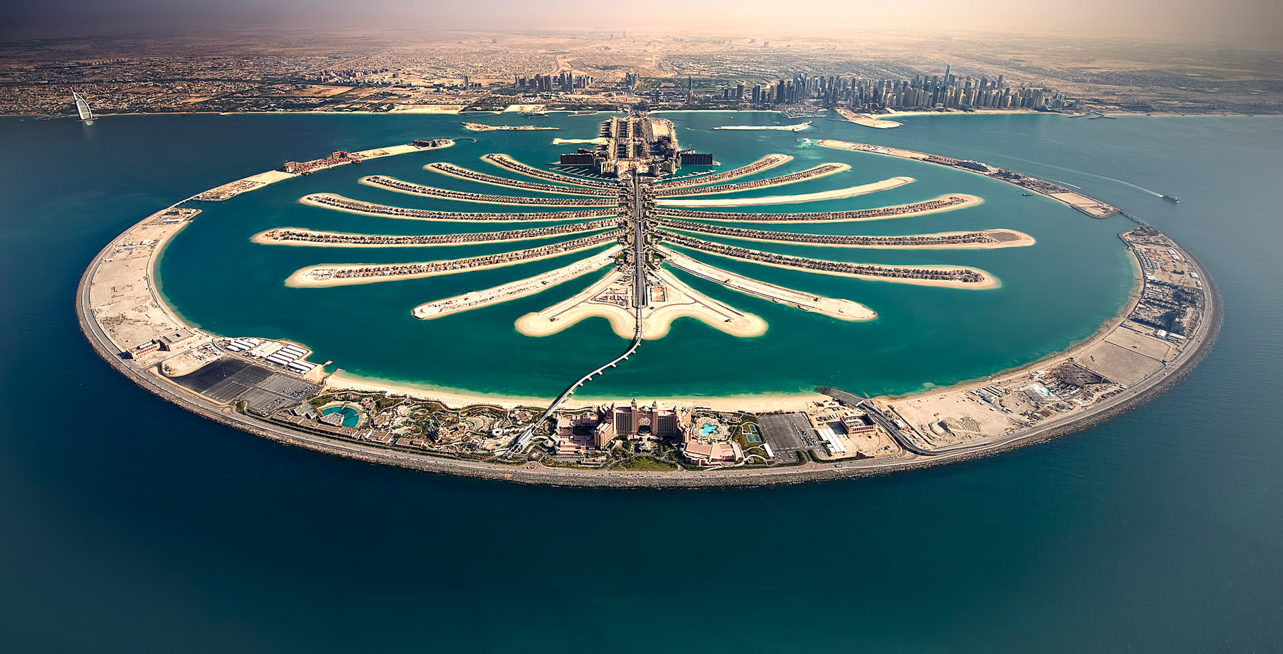 https://mdw-travel-data-us-east-1.s3.amazonaws.com/img/country/United-Arab-Emirates/The-Palm-Jumeirah/img_01.jpg