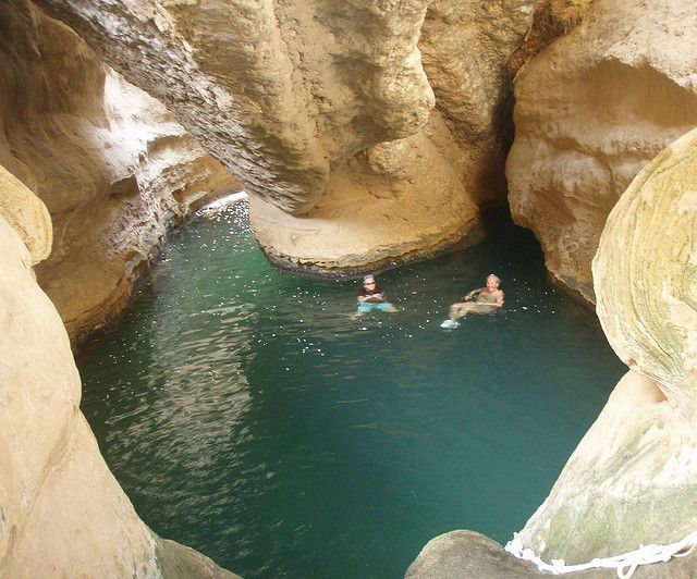 https://mdw-travel-data-us-east-1.s3.amazonaws.com/img/country/United-Arab-Emirates/Wadi-Shab/img_01.jpg