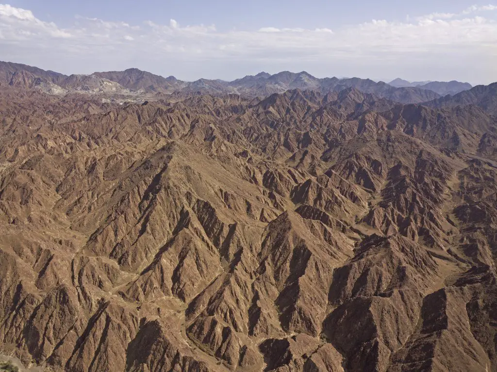 https://mdw-travel-data-us-east-1.s3.amazonaws.com/img/country/United-Arab-Emirates/Wadi-Shawka/img_01.jpg