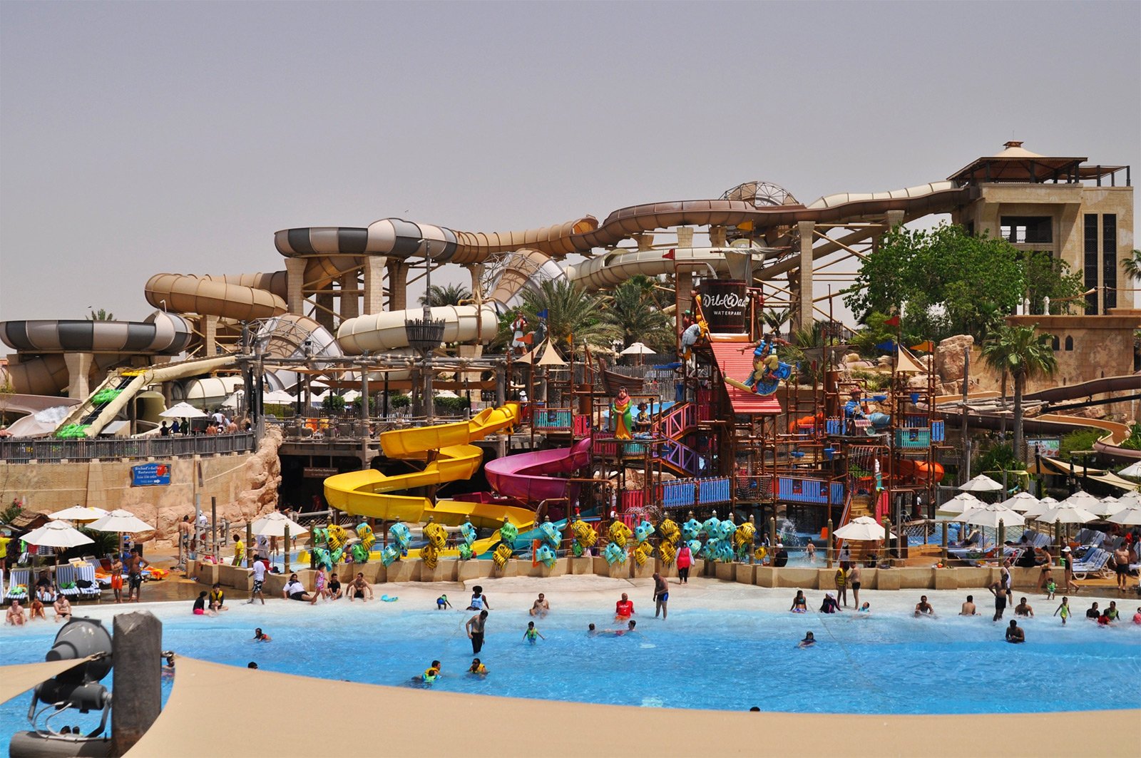 https://mdw-travel-data-us-east-1.s3.amazonaws.com/img/country/United-Arab-Emirates/Wild-Wadi-Waterpark/img_02.jpg