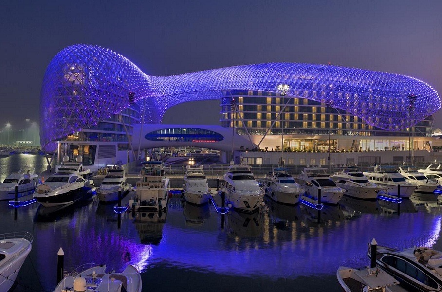 https://mdw-travel-data-us-east-1.s3.amazonaws.com/img/country/United-Arab-Emirates/Yas-Marina/img_00.jpg