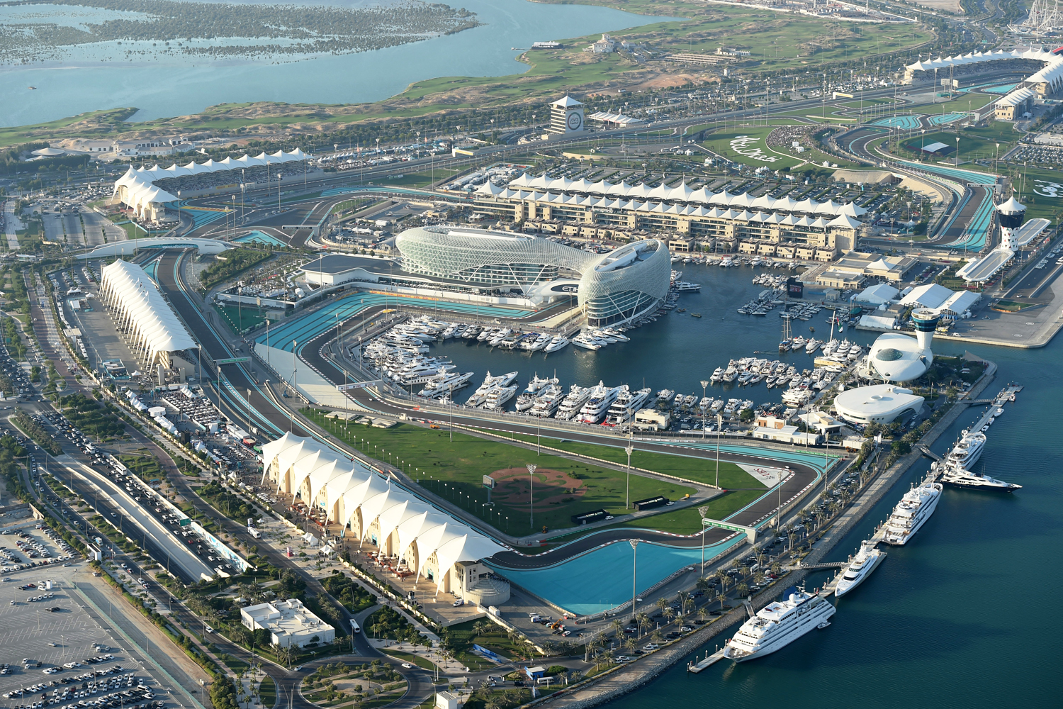 https://mdw-travel-data-us-east-1.s3.amazonaws.com/img/country/United-Arab-Emirates/Yas-Marina/img_03.jpg