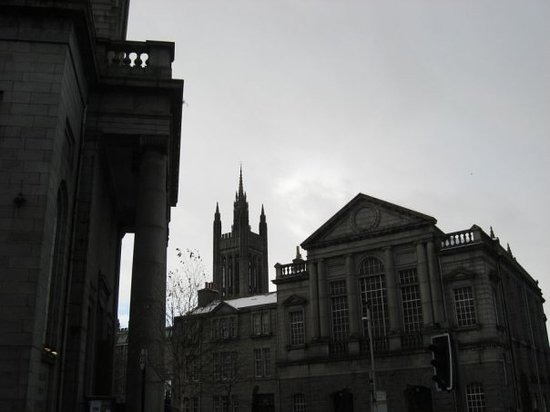 https://mdw-travel-data-us-east-1.s3.amazonaws.com/img/country/United-Kingdom/Aberdeen-Art-Gallery/img_02.jpg