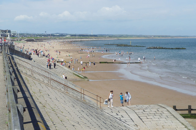 https://mdw-travel-data-us-east-1.s3.amazonaws.com/img/country/United-Kingdom/Aberdeen-Beach/img_02.jpg
