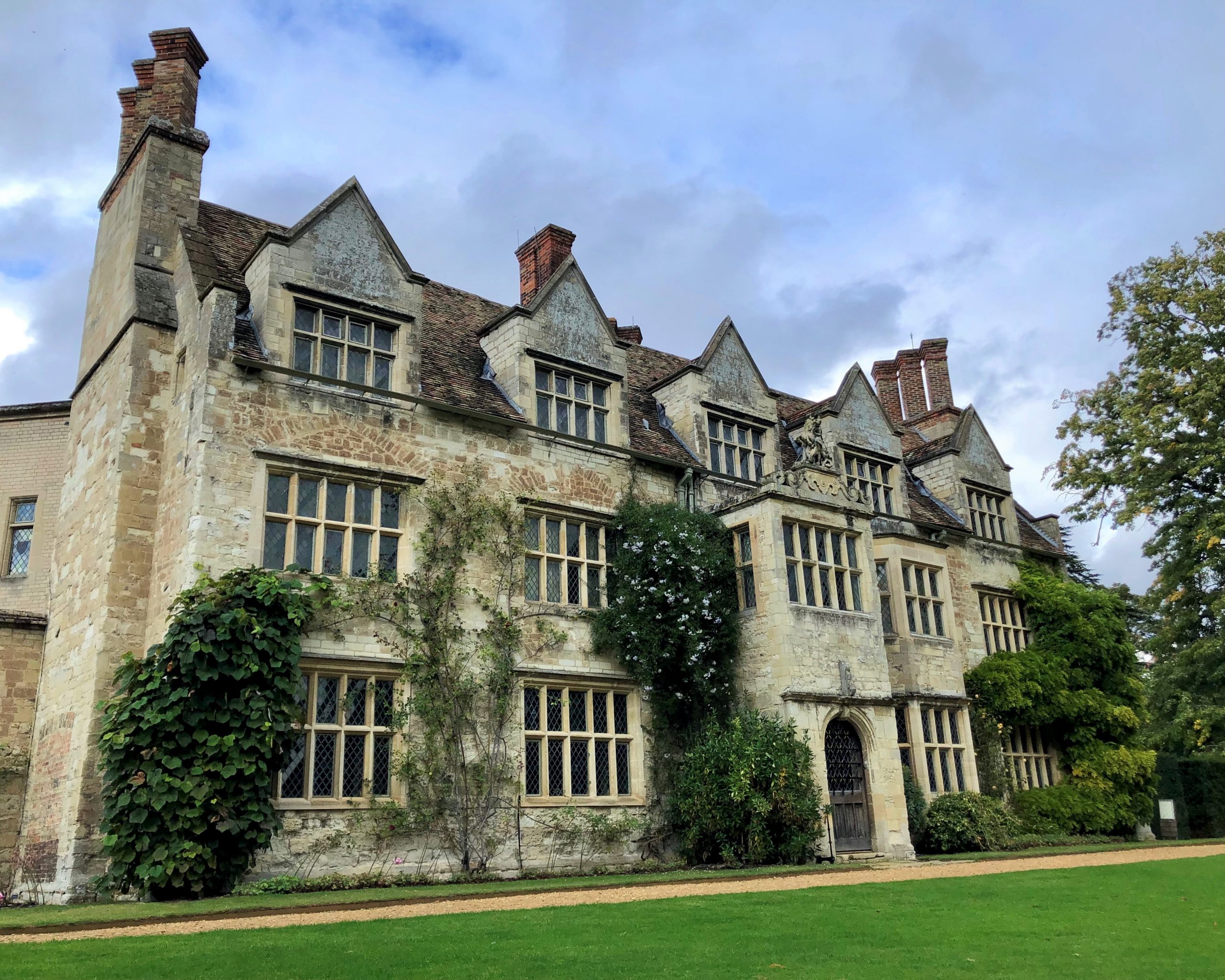 https://mdw-travel-data-us-east-1.s3.amazonaws.com/img/country/United-Kingdom/Anglesey-Abbey/img_00.jpg