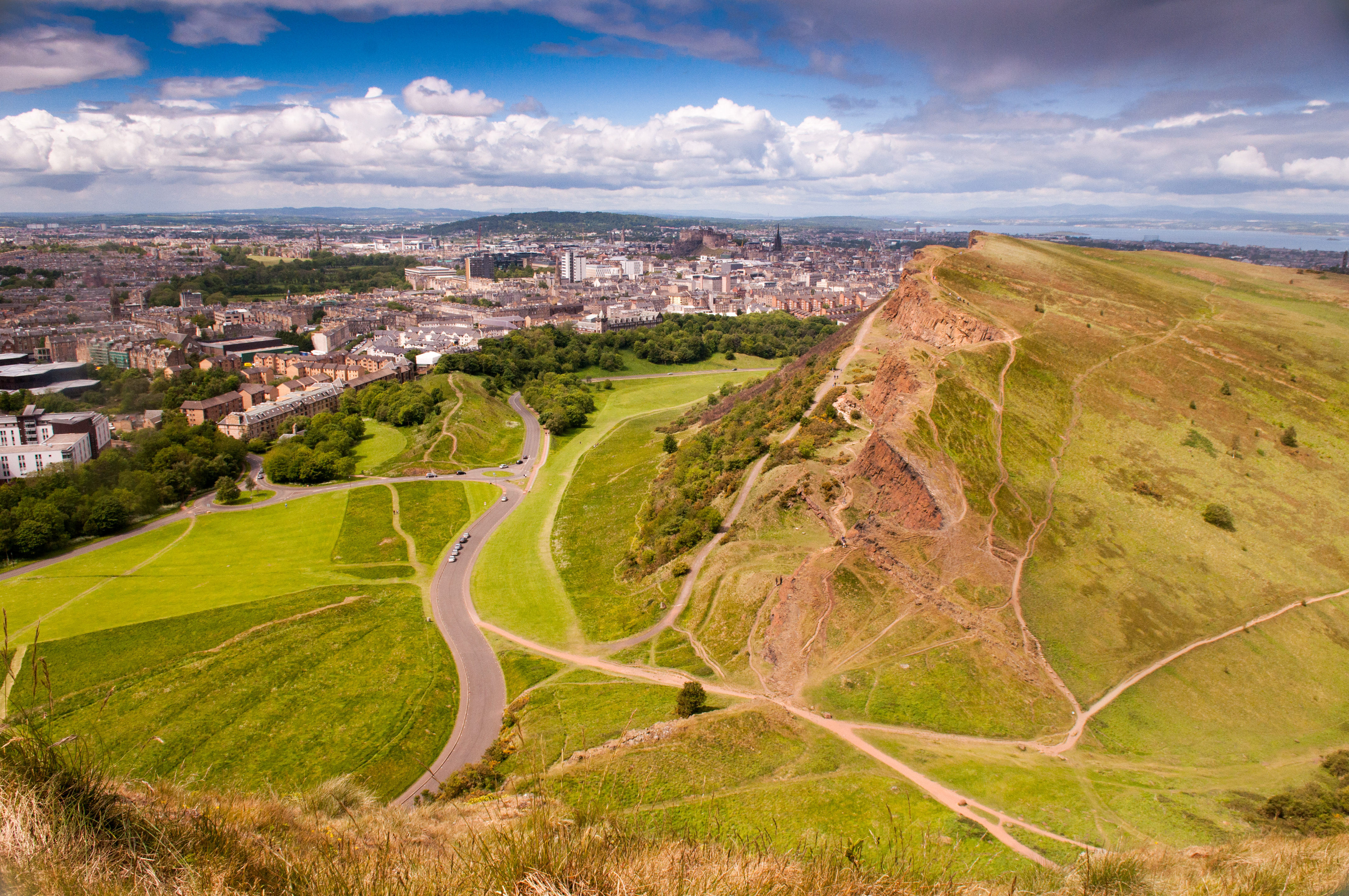 https://mdw-travel-data-us-east-1.s3.amazonaws.com/img/country/United-Kingdom/Arthurs-Seat/img_00.jpg