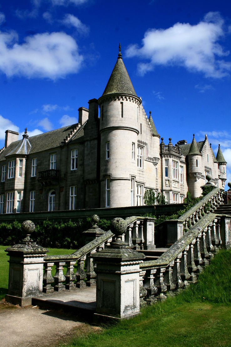 https://mdw-travel-data-us-east-1.s3.amazonaws.com/img/country/United-Kingdom/Balmoral-Castle/img_02.jpg