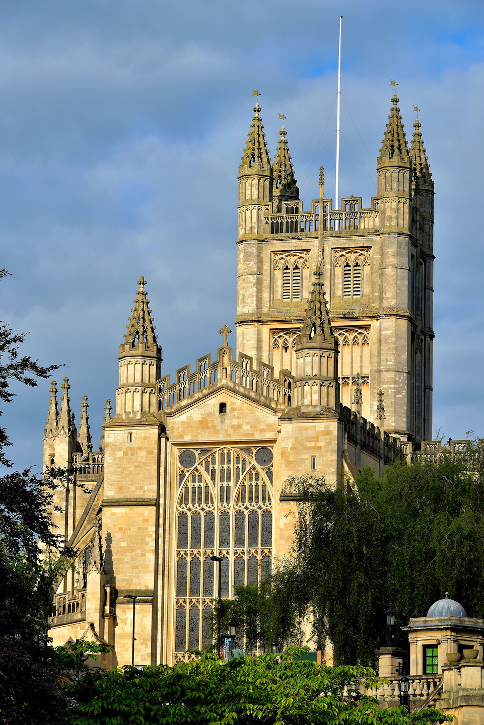 https://mdw-travel-data-us-east-1.s3.amazonaws.com/img/country/United-Kingdom/Bath-Abbey-Tower-Tours/img_01.jpg