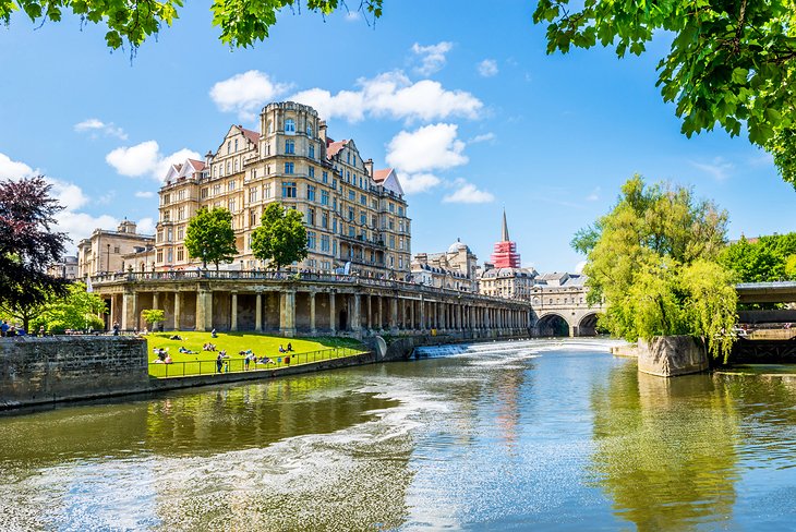 https://mdw-travel-data-us-east-1.s3.amazonaws.com/img/country/United-Kingdom/Bath-Skyline/img_01.jpg