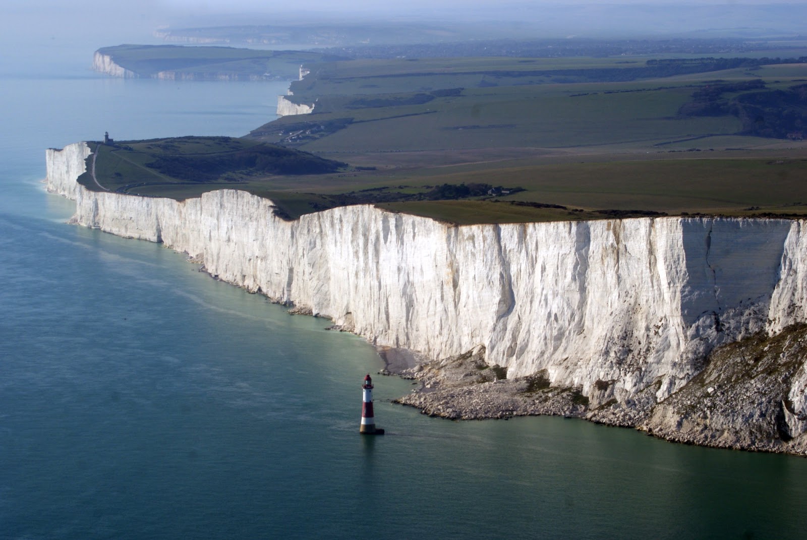https://mdw-travel-data-us-east-1.s3.amazonaws.com/img/country/United-Kingdom/Beachy-Head/img_02.jpg
