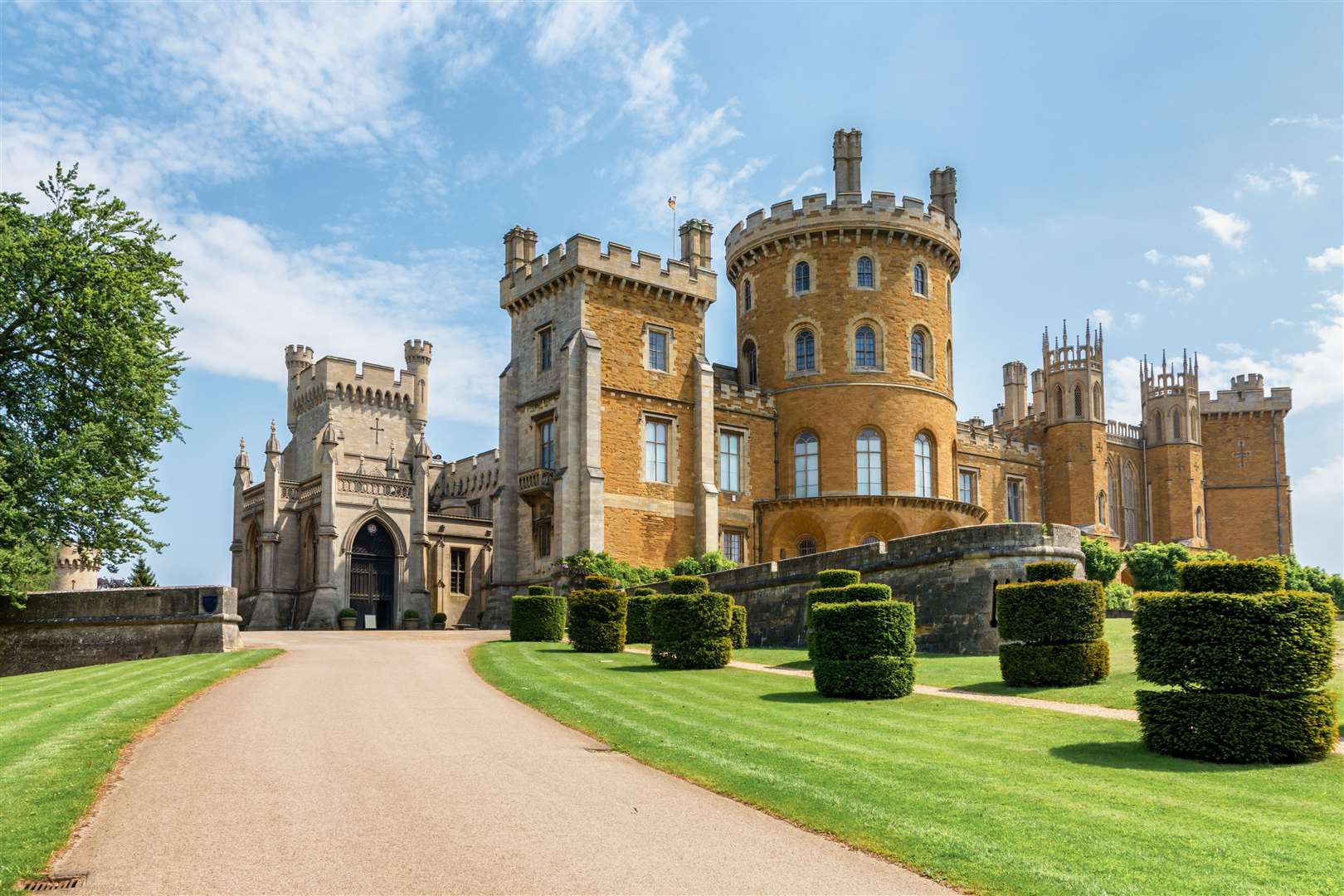 https://mdw-travel-data-us-east-1.s3.amazonaws.com/img/country/United-Kingdom/Belvoir-Castle/img_00.jpg