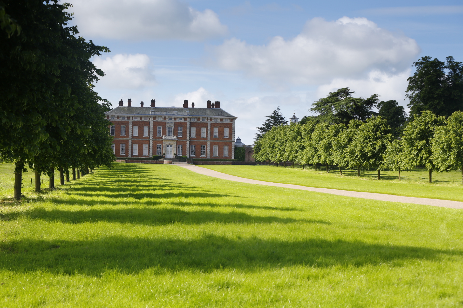 https://mdw-travel-data-us-east-1.s3.amazonaws.com/img/country/United-Kingdom/Beningbrough-Hall/img_01.jpg