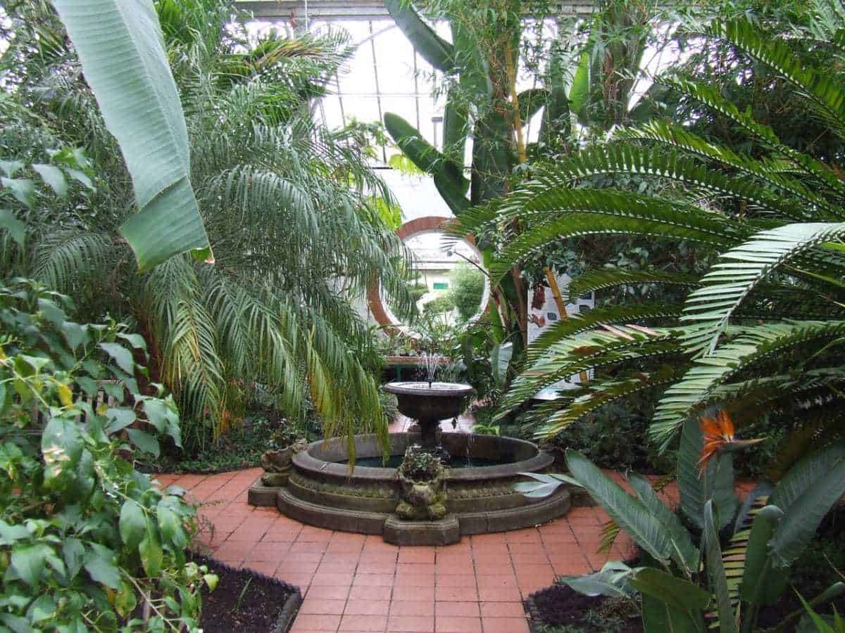 https://mdw-travel-data-us-east-1.s3.amazonaws.com/img/country/United-Kingdom/Birmingham-Botanical-Gardens/img_03.jpg