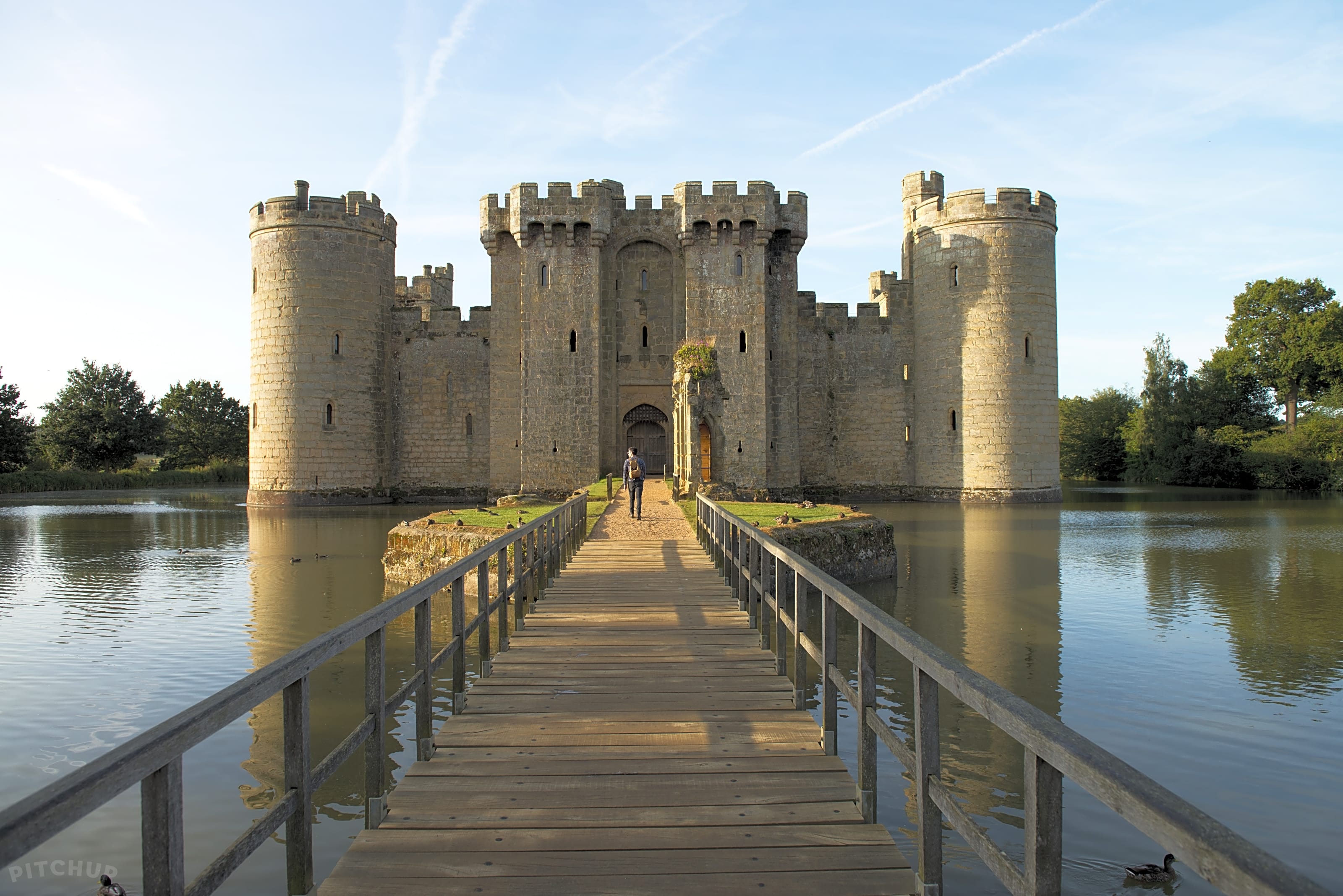 https://mdw-travel-data-us-east-1.s3.amazonaws.com/img/country/United-Kingdom/Bodiam-Boating-Station/img_01.jpg
