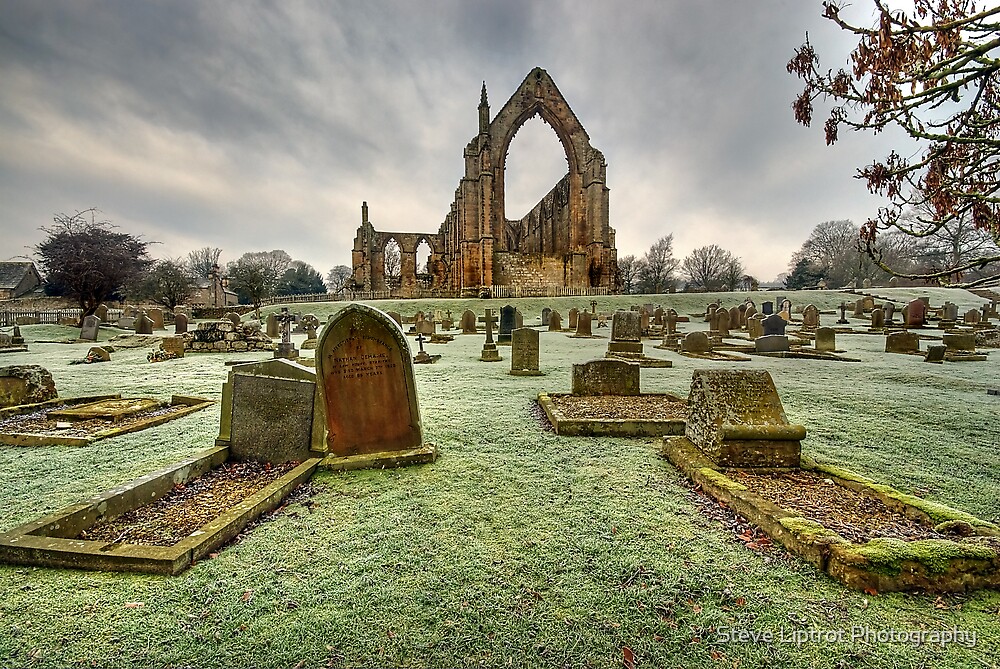 https://mdw-travel-data-us-east-1.s3.amazonaws.com/img/country/United-Kingdom/Bolton-Abbey/img_01.jpg