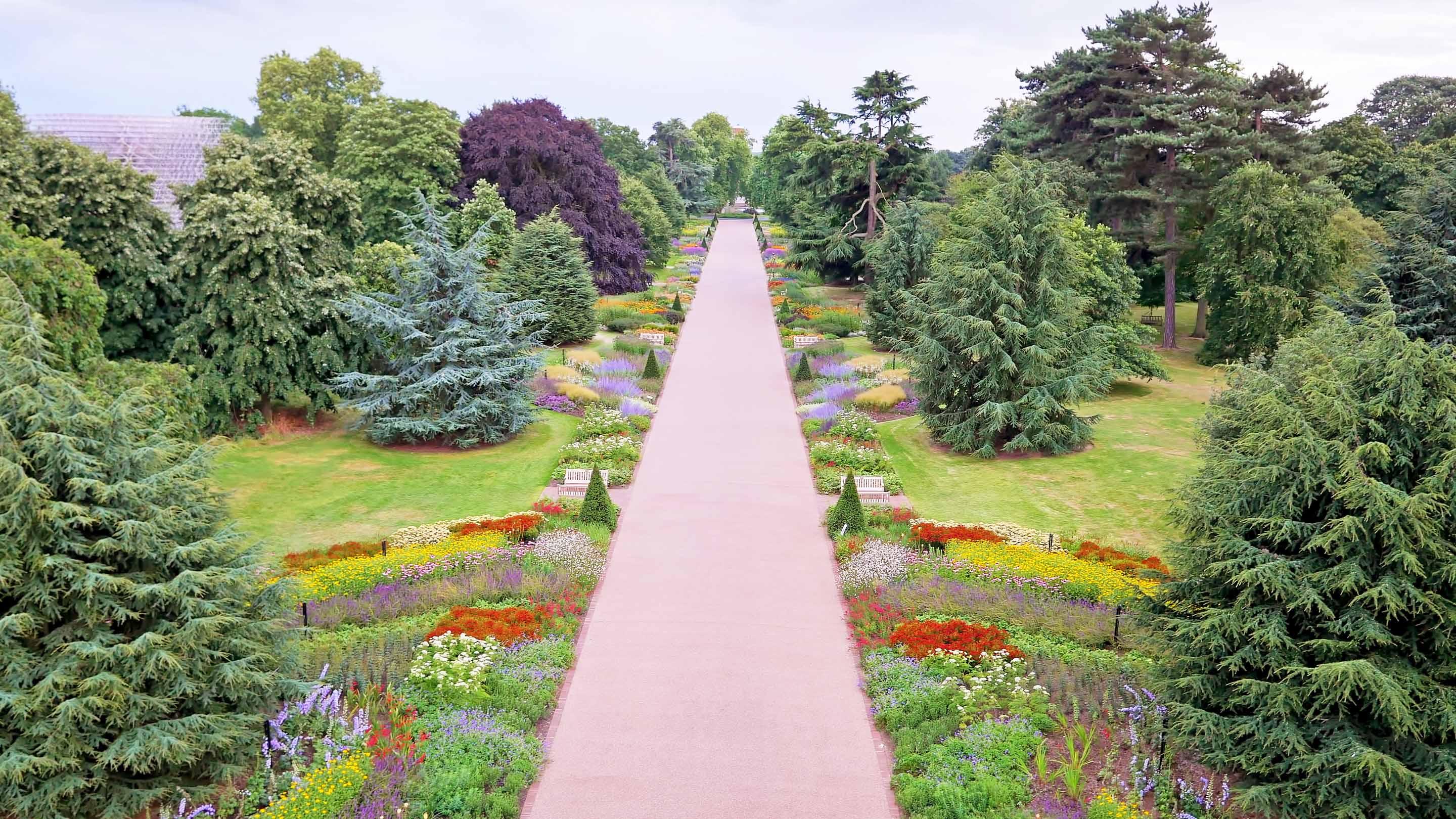 https://mdw-travel-data-us-east-1.s3.amazonaws.com/img/country/United-Kingdom/Botanic-Gardens/img_00.jpg