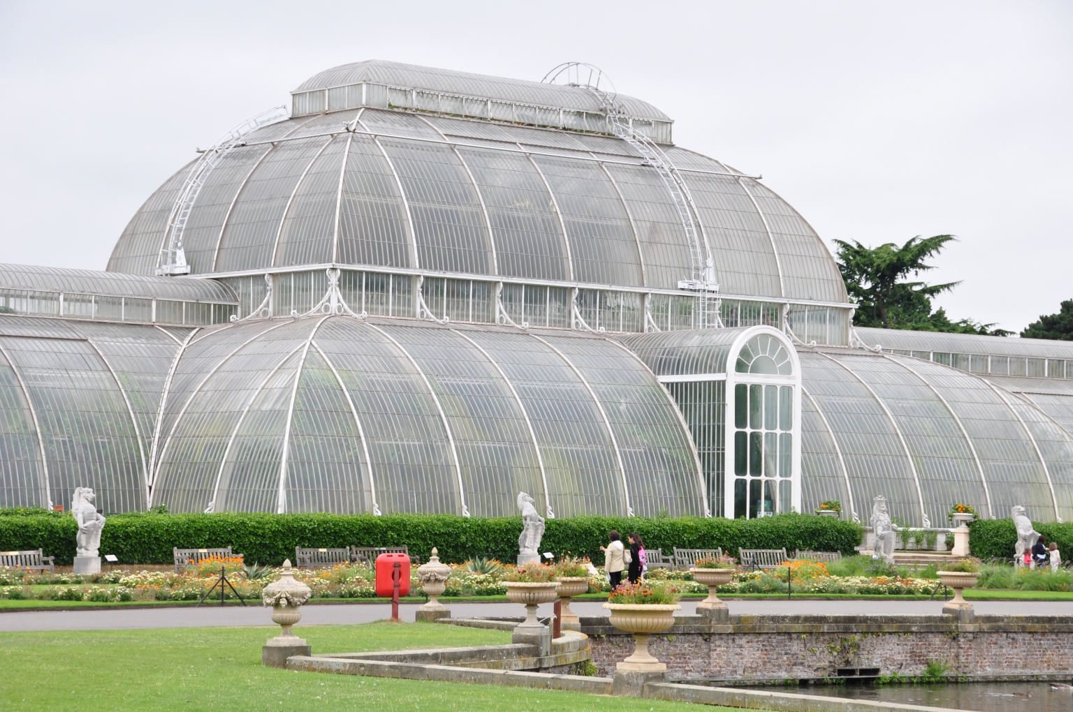 https://mdw-travel-data-us-east-1.s3.amazonaws.com/img/country/United-Kingdom/Botanic-Gardens/img_03.jpg
