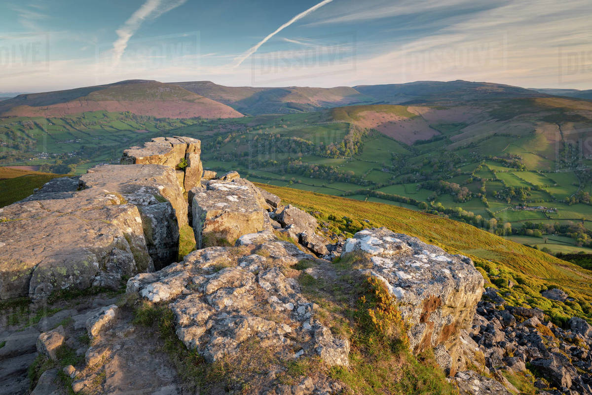https://mdw-travel-data-us-east-1.s3.amazonaws.com/img/country/United-Kingdom/Brecon-Beacons-National-Park/img_01.jpg