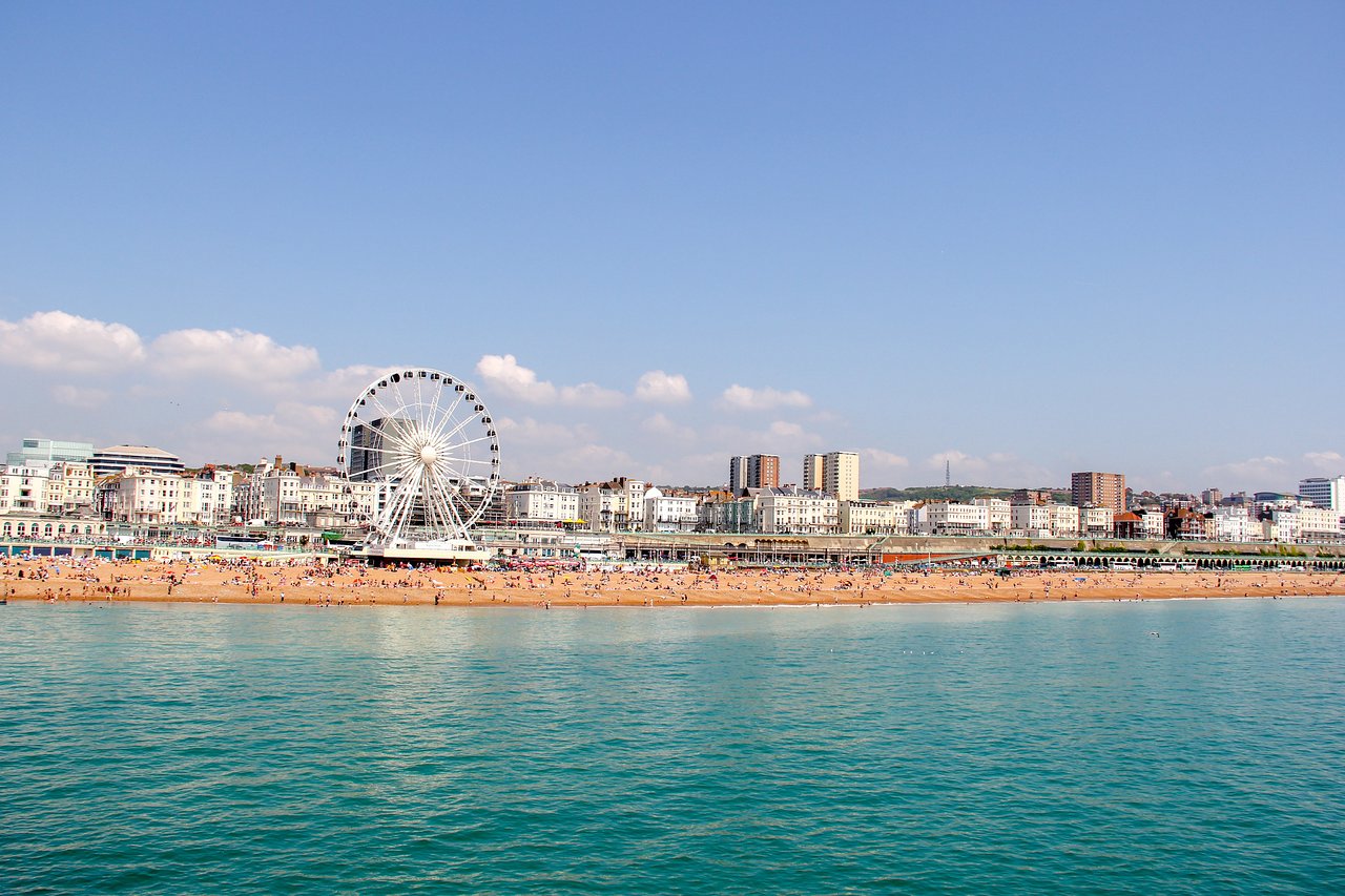 https://mdw-travel-data-us-east-1.s3.amazonaws.com/img/country/United-Kingdom/Brighton-Beach/img_03.jpg