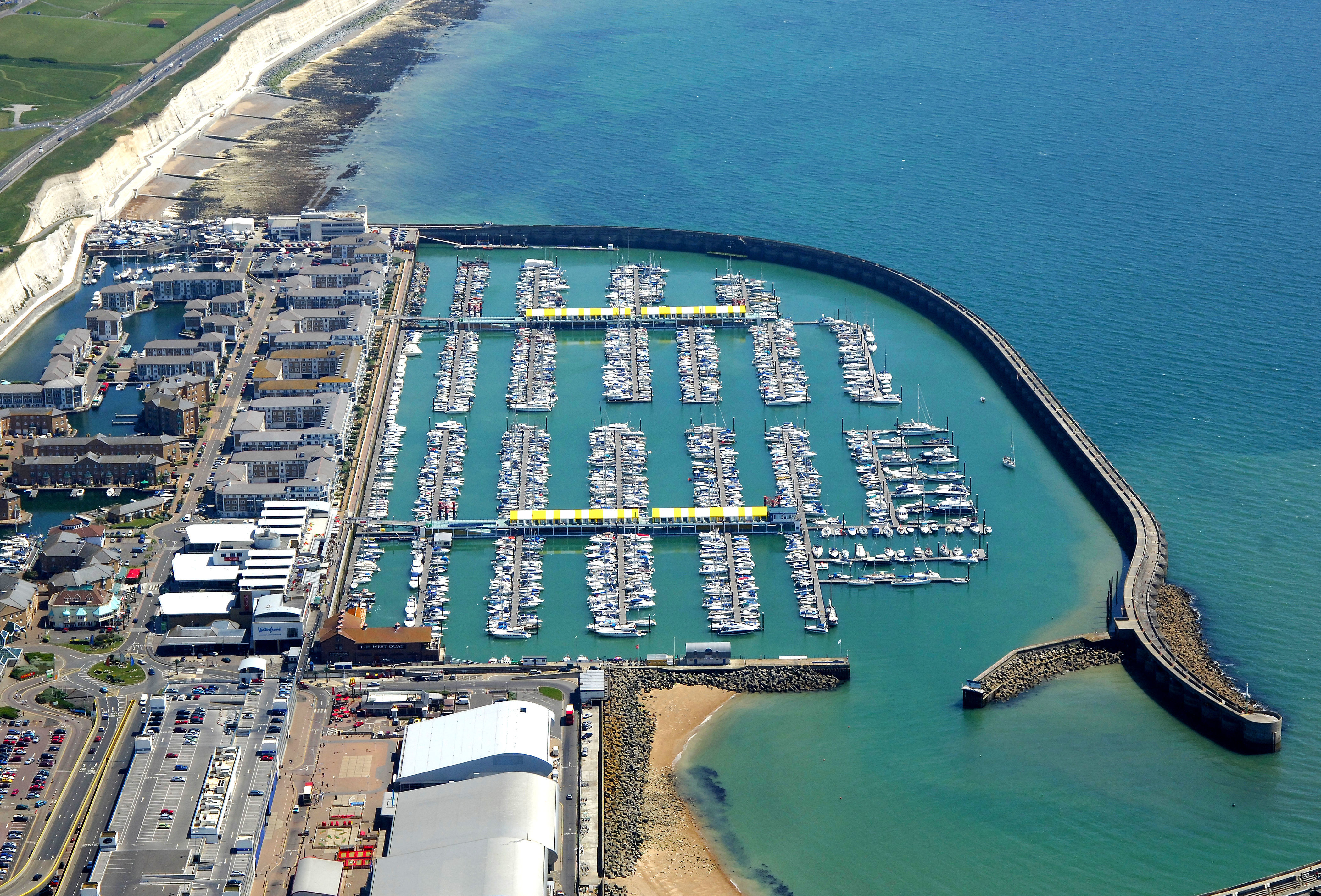 https://mdw-travel-data-us-east-1.s3.amazonaws.com/img/country/United-Kingdom/Brighton-Marina/img_02.jpg