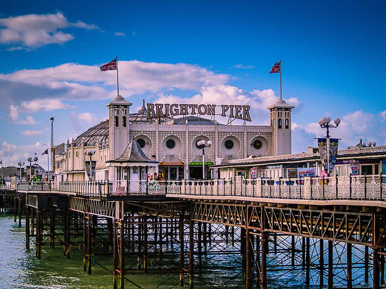 https://mdw-travel-data-us-east-1.s3.amazonaws.com/img/country/United-Kingdom/Brighton-Pier/img_01.jpg