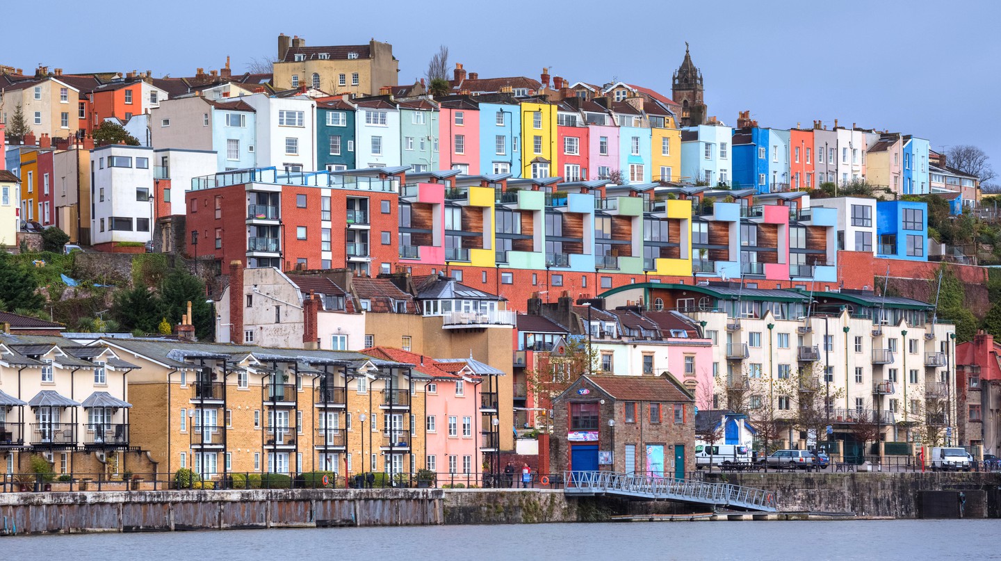 https://mdw-travel-data-us-east-1.s3.amazonaws.com/img/country/United-Kingdom/Bristol-Castle-Park/img_02.jpg