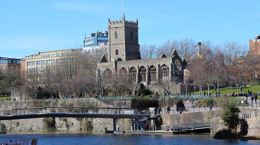 https://mdw-travel-data-us-east-1.s3.amazonaws.com/img/country/United-Kingdom/Bristol-Castle-Park/img_03.jpg