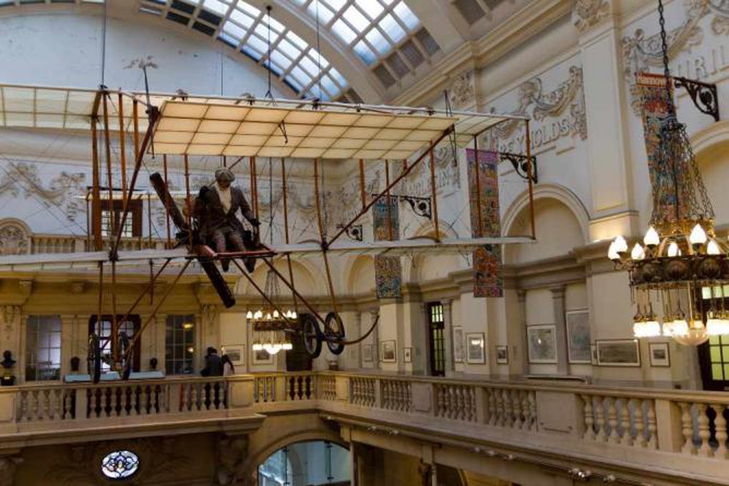 https://mdw-travel-data-us-east-1.s3.amazonaws.com/img/country/United-Kingdom/Bristol-Museum-and-Art-Gallery/img_03.jpg