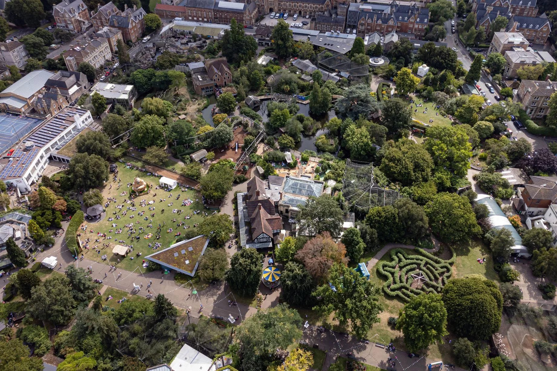 https://mdw-travel-data-us-east-1.s3.amazonaws.com/img/country/United-Kingdom/Bristol-Zoo-Gardens/img_00.jpg