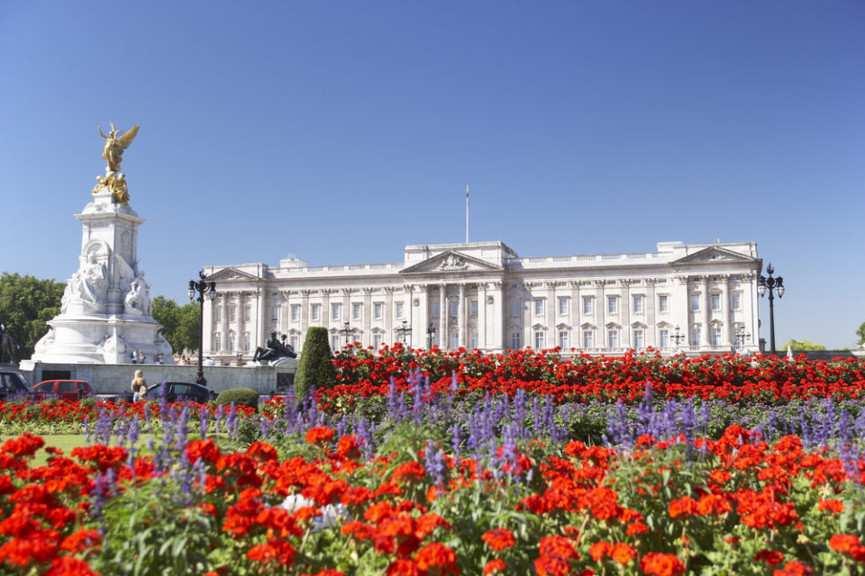 https://mdw-travel-data-us-east-1.s3.amazonaws.com/img/country/United-Kingdom/Buckingham-Palace/img_01.jpg