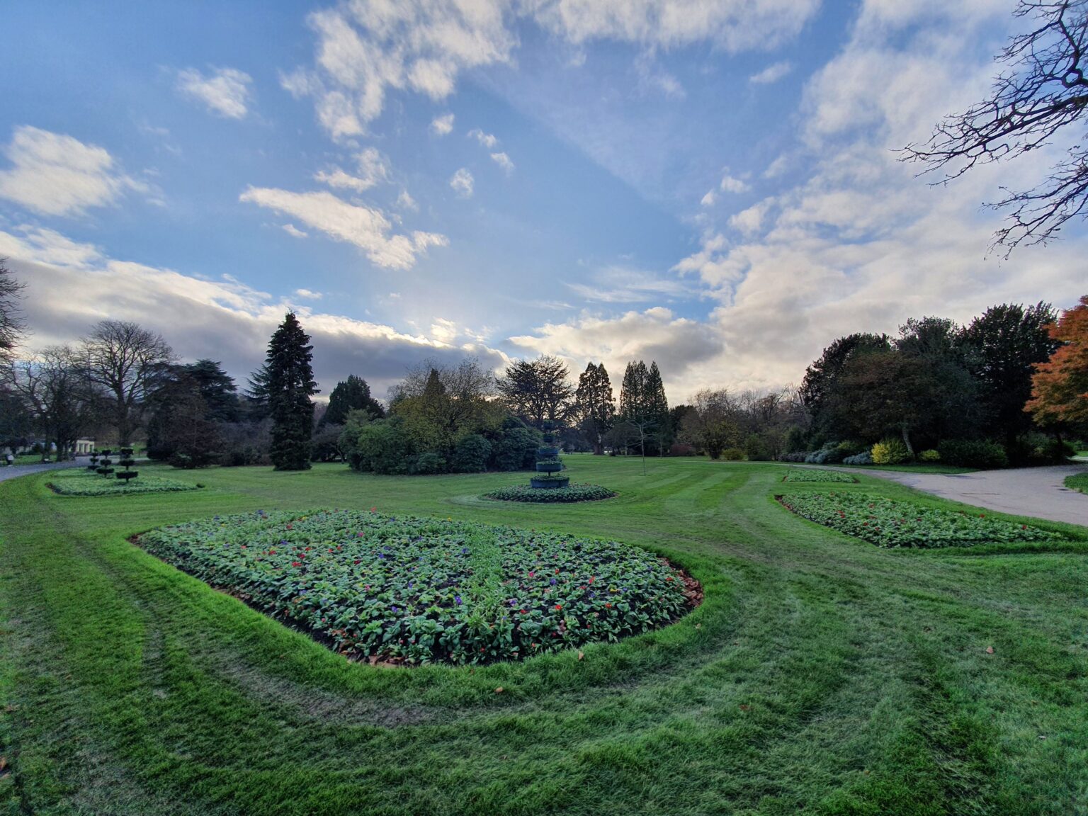https://mdw-travel-data-us-east-1.s3.amazonaws.com/img/country/United-Kingdom/Cannon-Hill-Park/img_00.jpg