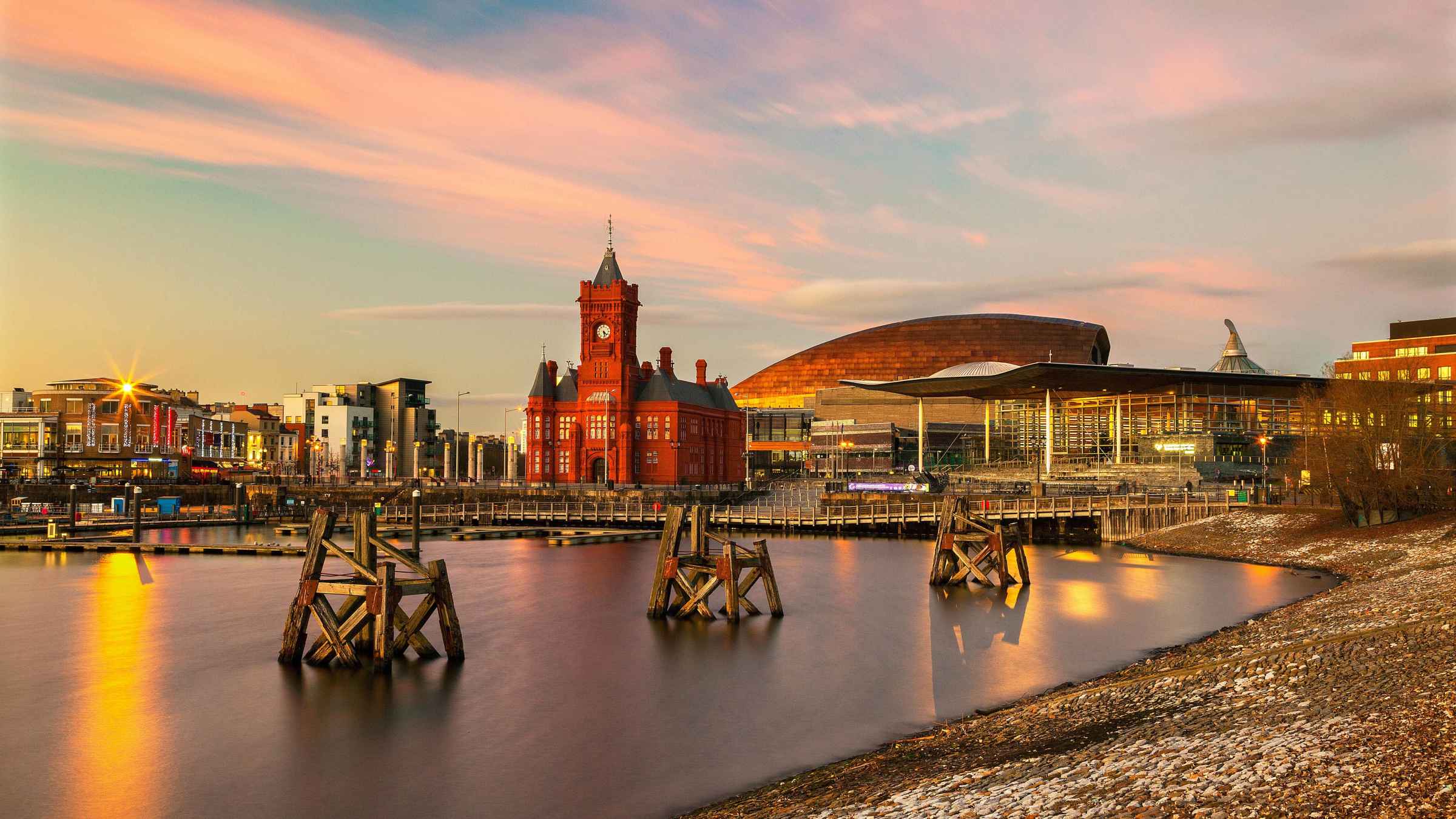 https://mdw-travel-data-us-east-1.s3.amazonaws.com/img/country/United-Kingdom/Cardiff-Bay/img_00.jpg