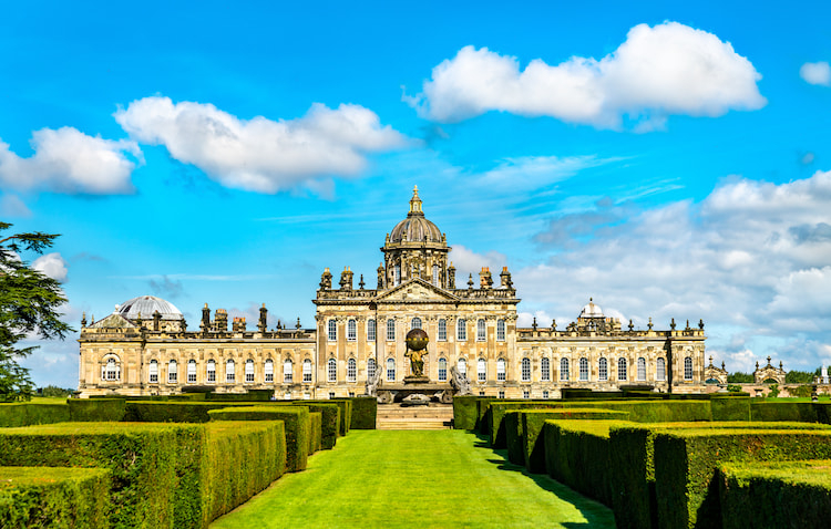 https://mdw-travel-data-us-east-1.s3.amazonaws.com/img/country/United-Kingdom/Castle-Howard/img_00.jpg