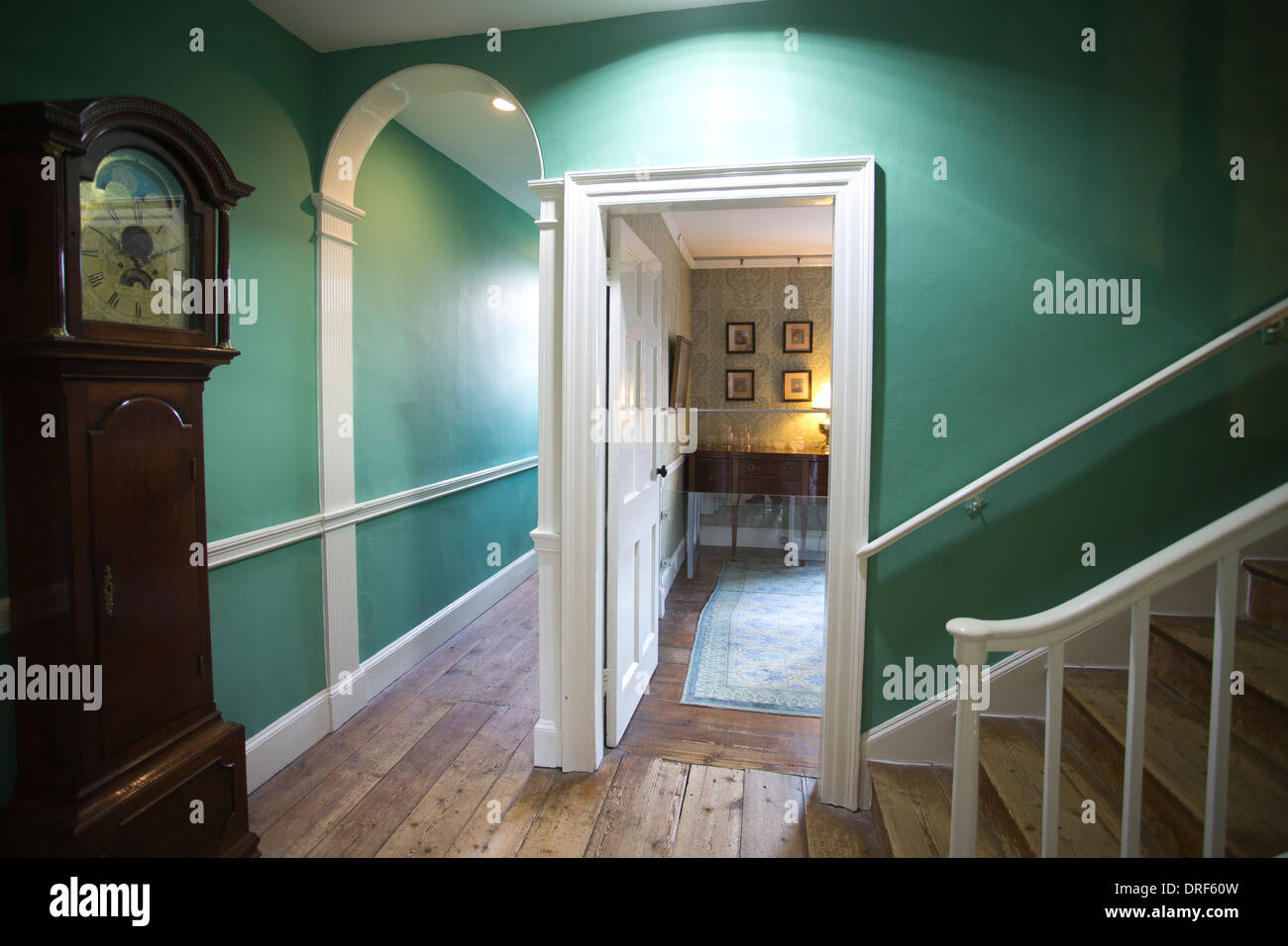 https://mdw-travel-data-us-east-1.s3.amazonaws.com/img/country/United-Kingdom/Charles-Dickens-Birthplace-Museum/img_02.jpg