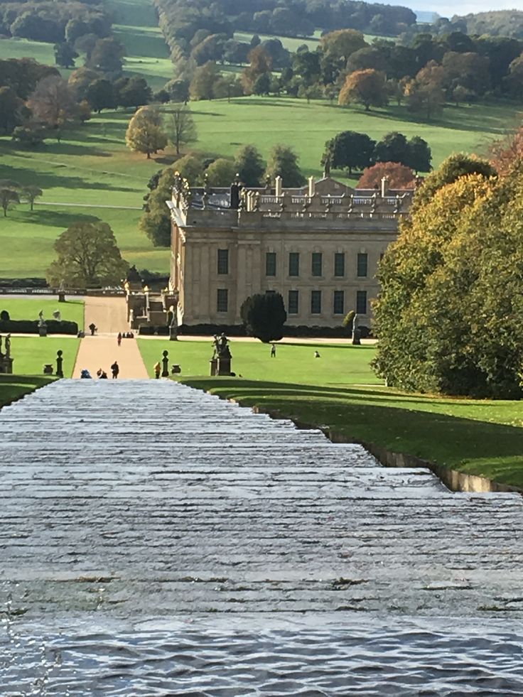 https://mdw-travel-data-us-east-1.s3.amazonaws.com/img/country/United-Kingdom/Chatsworth-House/img_02.jpg